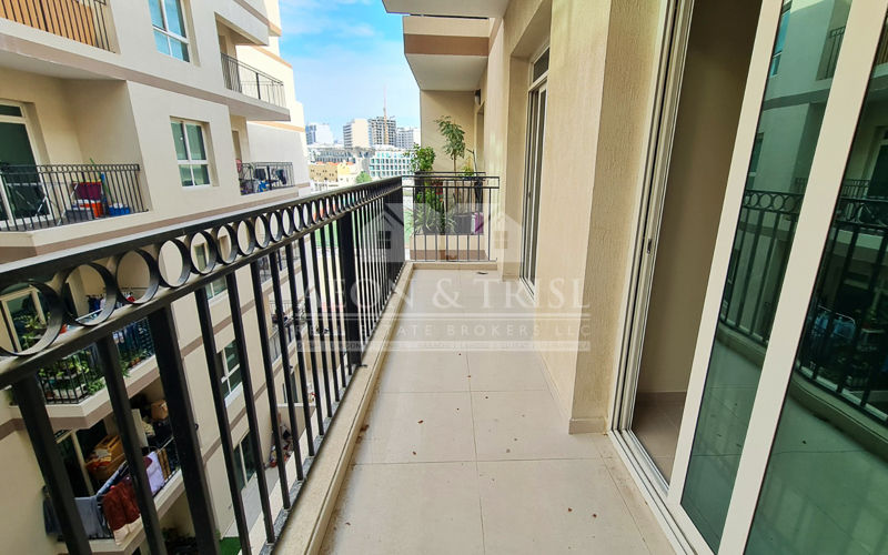 1BR | Large Space | Road view | Good offer-pic_4